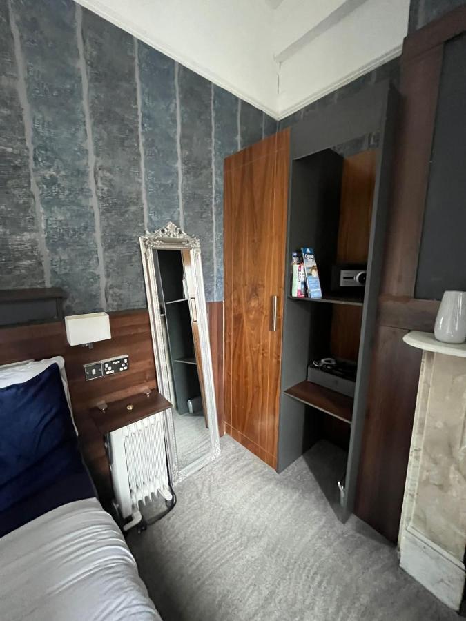 Upstairs Studio - Private Kitchenette And Small En-Suite Dublin Exteriör bild